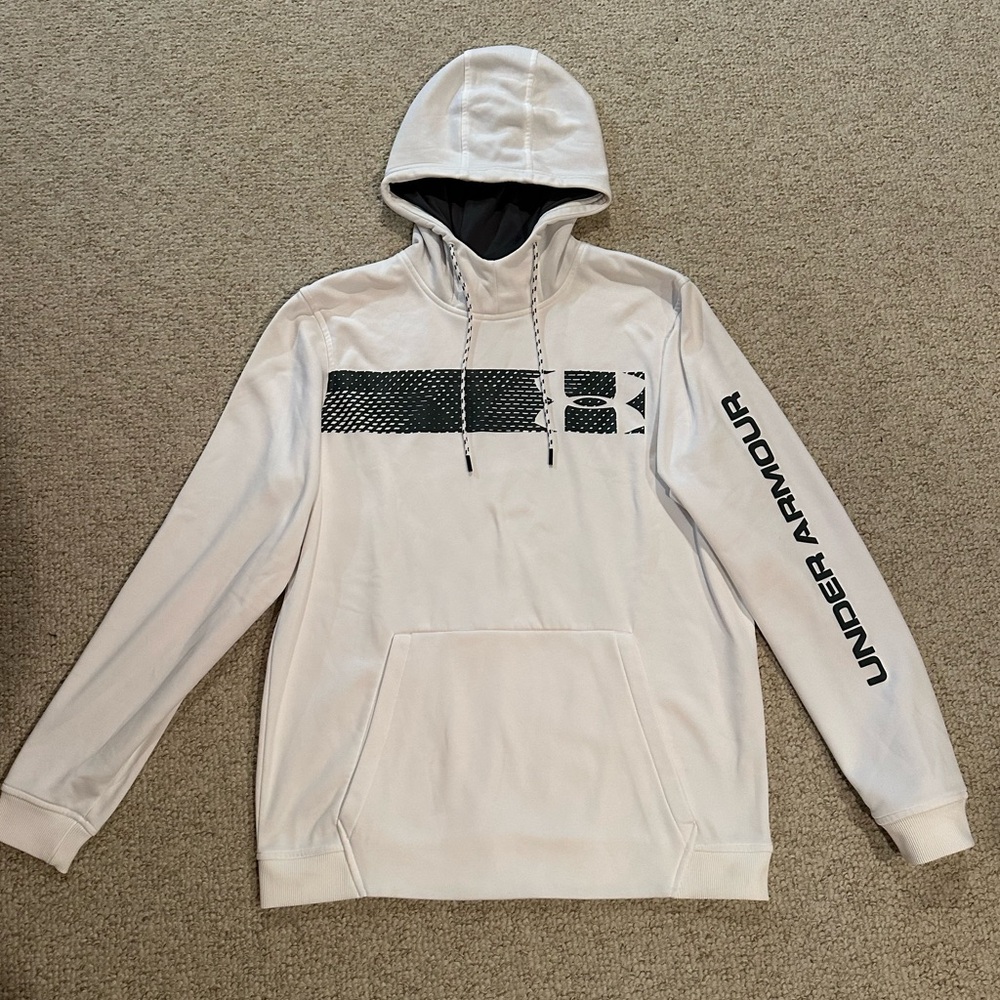 Under Armour Men’s White Hoodie with front pocket